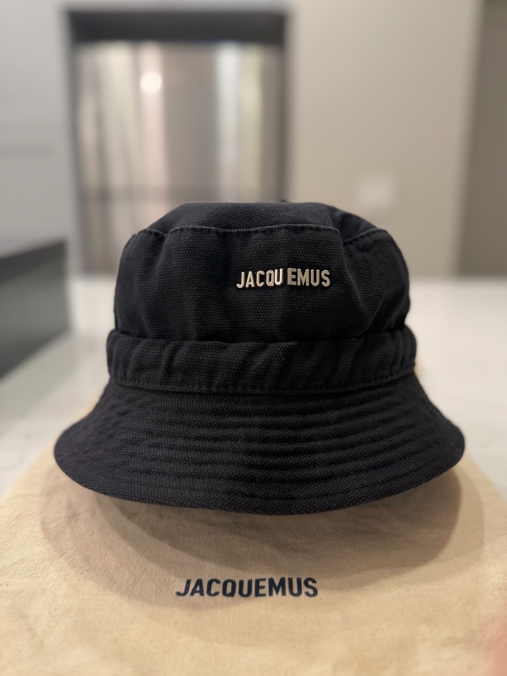 Jacquemus Black bucket hat